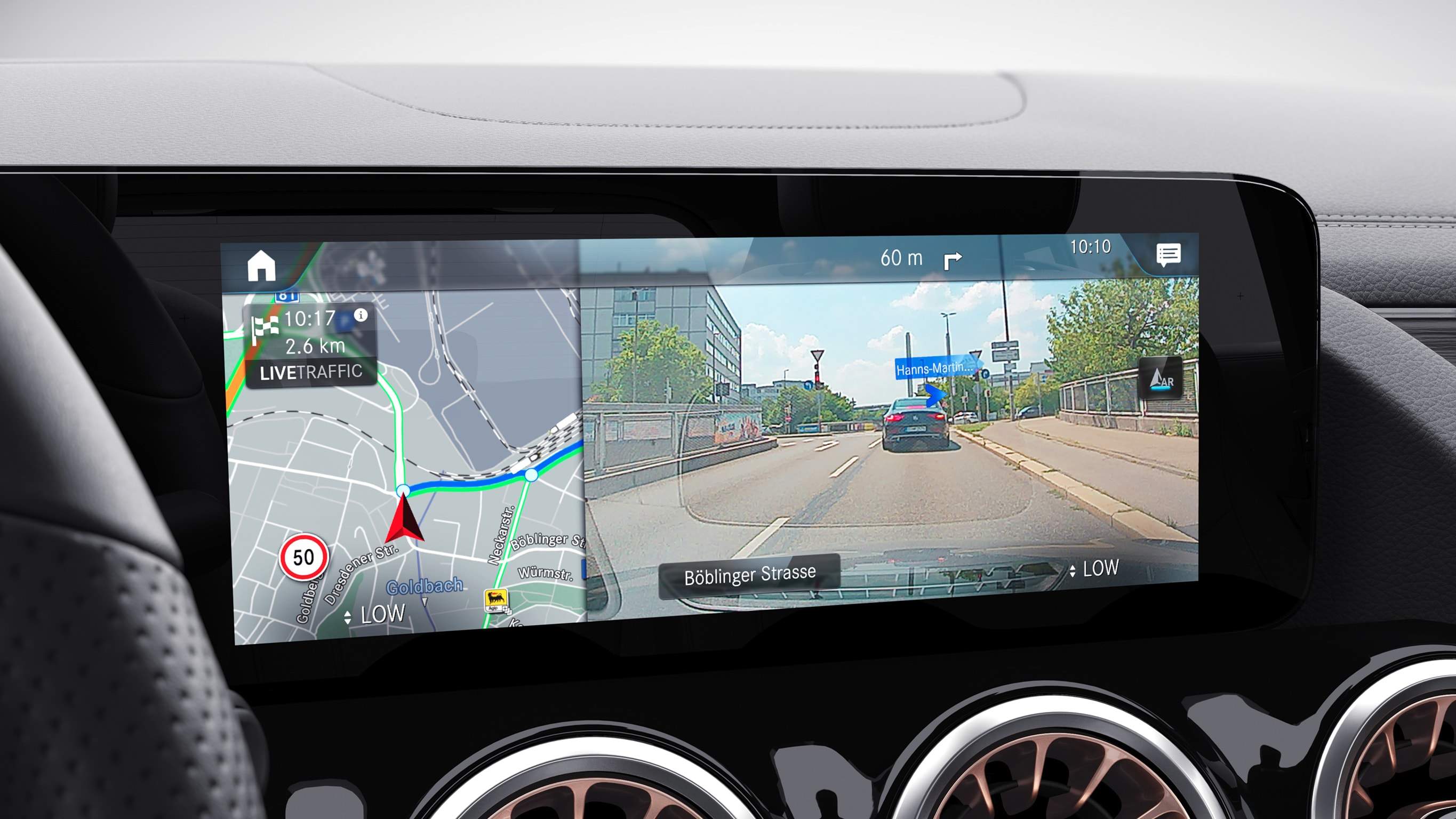 Na obrázku je multimediální systém MBUX v EQA od Mercedes-EQ s rozšířenou realitou pro navigaci.