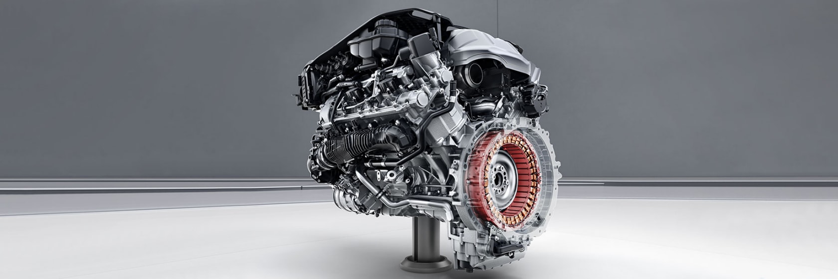 Na obrázku je motor modelu Mercedes-AMG GLS 63 4MATIC+. 